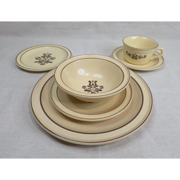 Vintage Pfaltzgraff Village 6-Piece Place Setting – 1970s Mark - US Stoneware - Picture 4 of 10